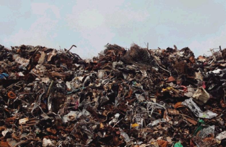 Município mais rico, Coari não resolve gestão do lixo
