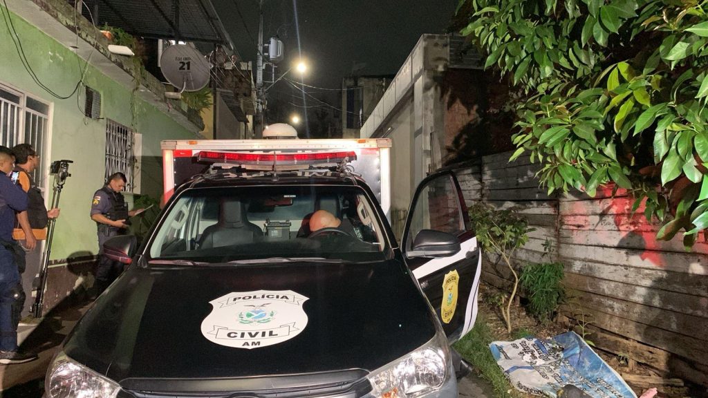 Jovem de 19 anos é perseguido e assassinado com oito tiros no Coroado