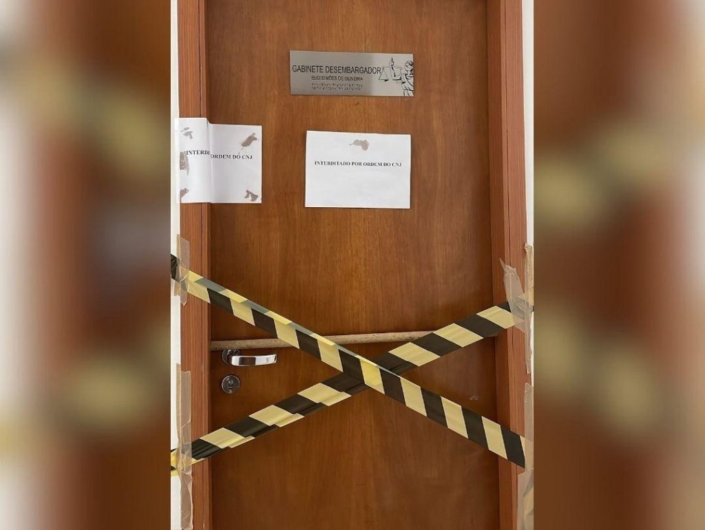 TJAM pede cautela e serenidade sobre afastamentos de juiz e desembargador