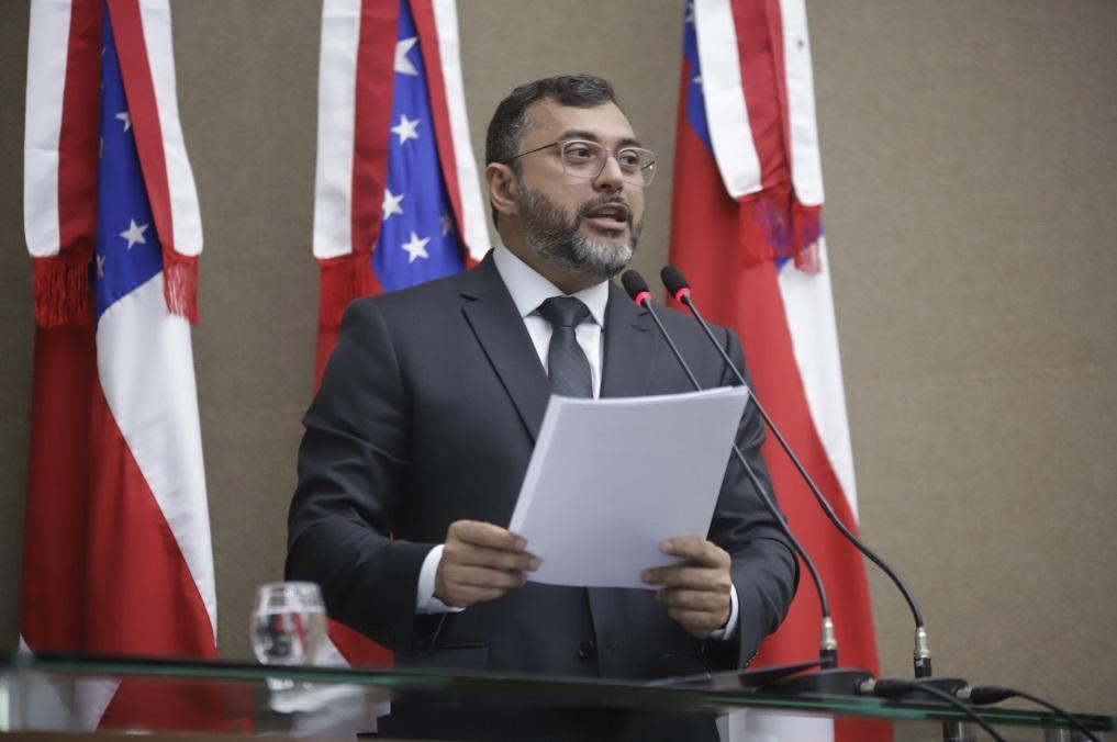 Wilson Lima anuncia progressão para profissionais da saúde