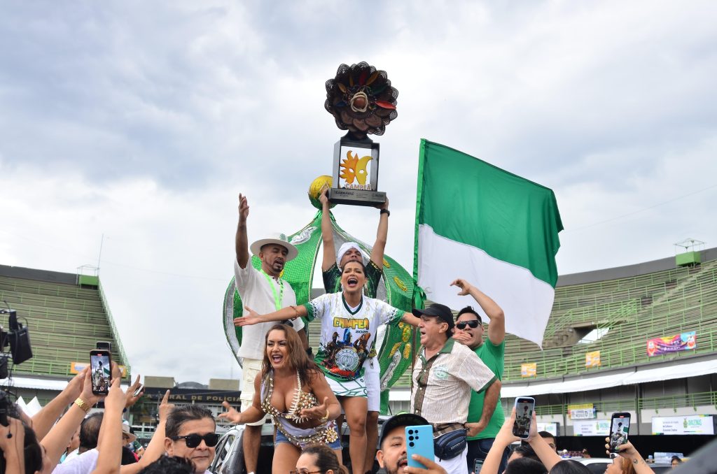 Reino Unido da Liberdade é a grande campeã do Carnaval de Manaus 2025