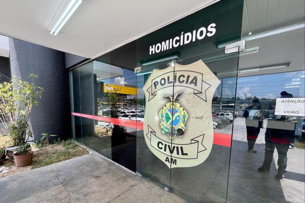Pistoleiros invadem churrascaria na Compensa e executam funcionário
