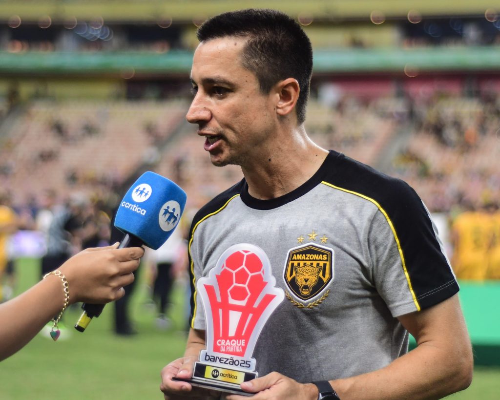 Eduardo Barros comemora título à frente do Amazonas FC