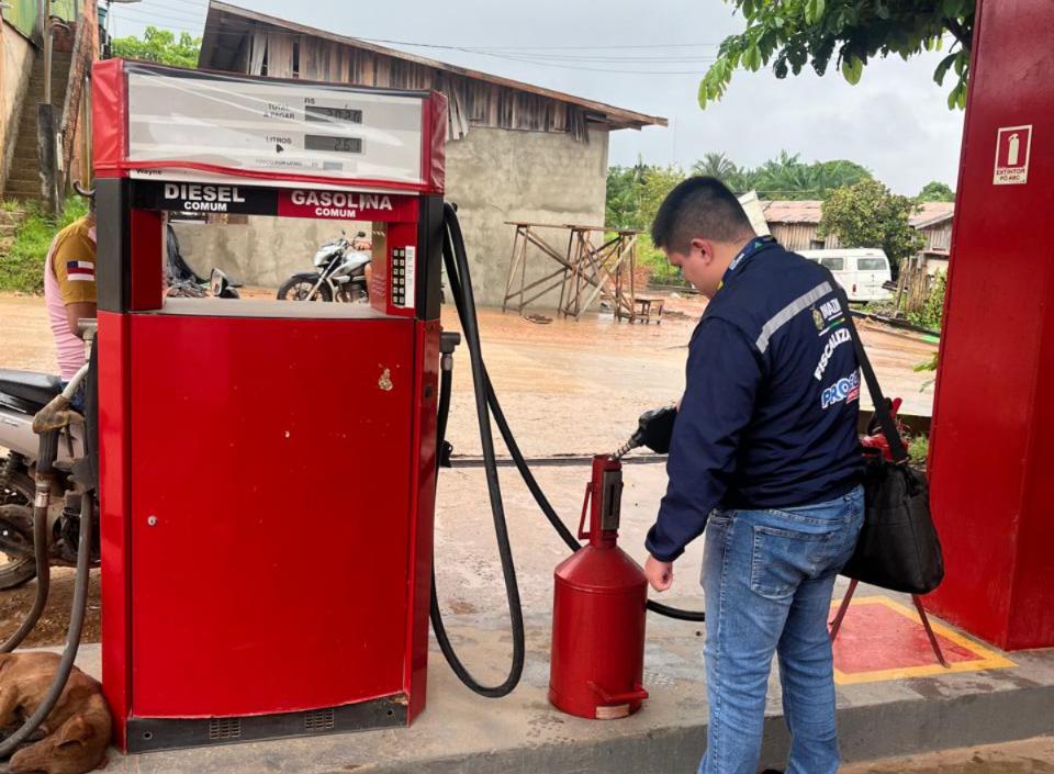 Procon interdita posto de combustível em Beruri após identificar irregularidades em bombas