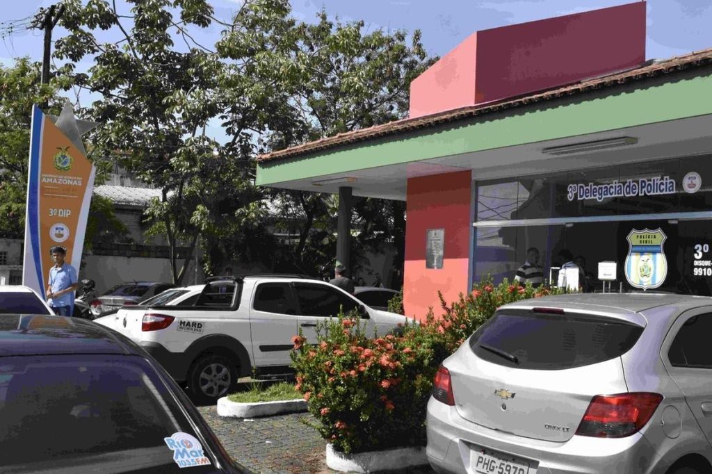 Dupla é presa com drogas em templo religioso
