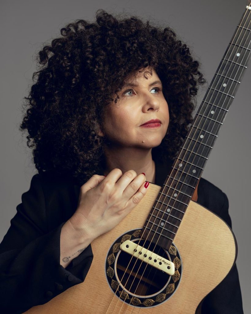 Roberta Campos se apresenta pela primeira vez em Manaus