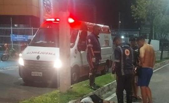 Motociclista perde o controle da moto e morre após colisão com poste em Manaus