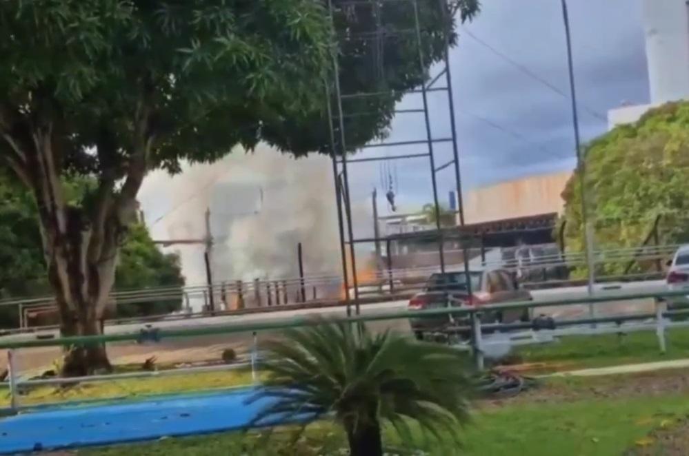 Incêndio atinge fábrica no Distrito Industrial de Manaus