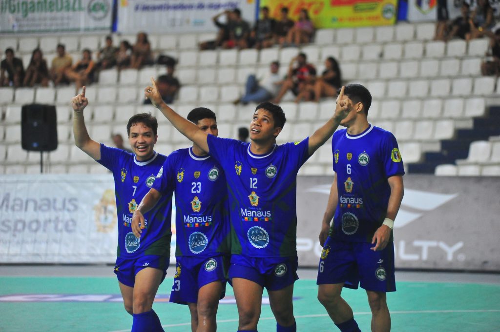Estrela do Norte/Nacional Futsal vence e avança às quartas de final