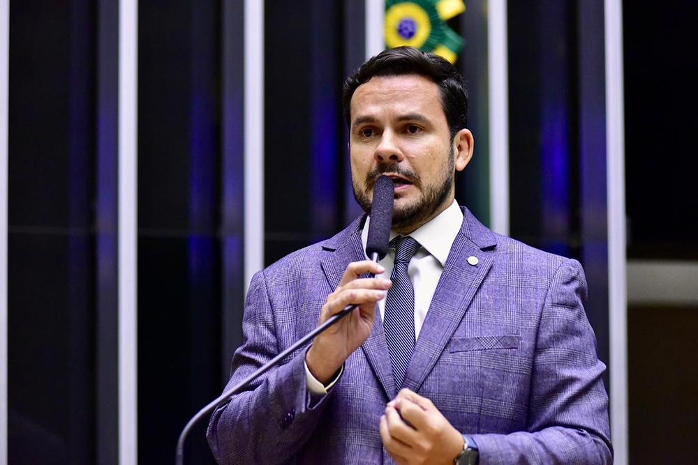 Projeto de Alberto Neto preocupa indústria: ‘pode comprometer a competitividade’