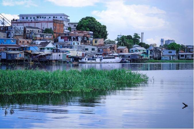 Subida do  rio Negro preocupa moradores
