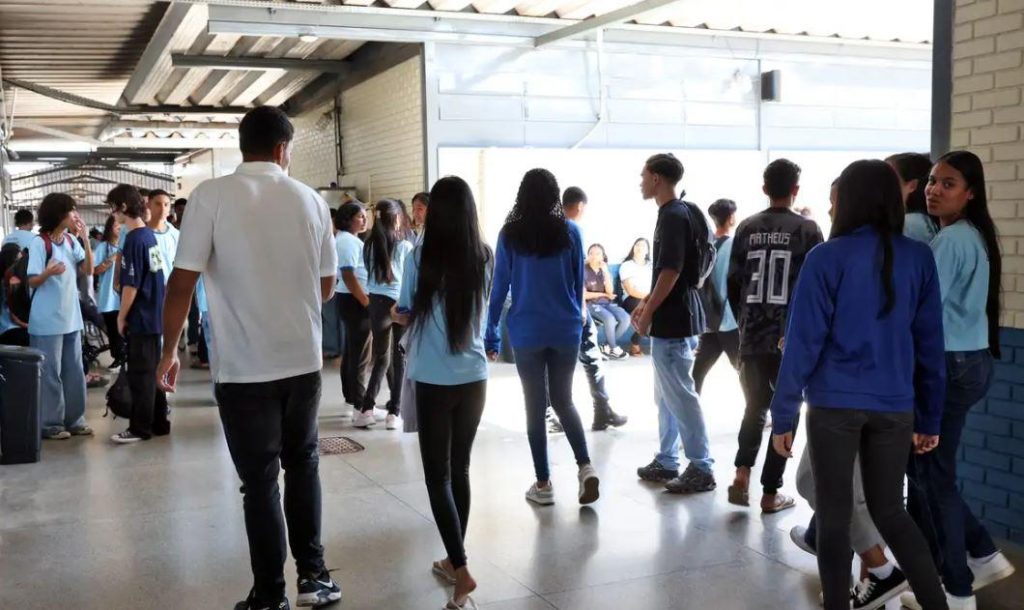 Nascidos em janeiro e fevereiro recebem hoje parcela do Pé-de-Meia