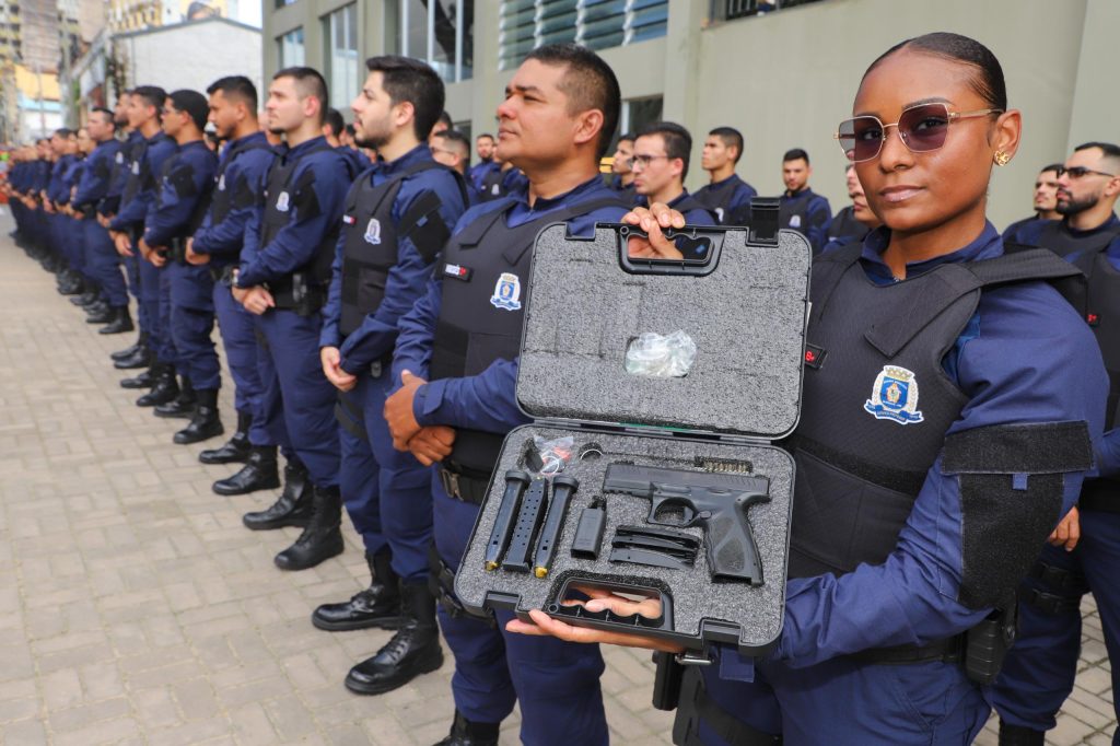 Senado aprova PEC que transforma guardas e agentes de trânsito em polícia