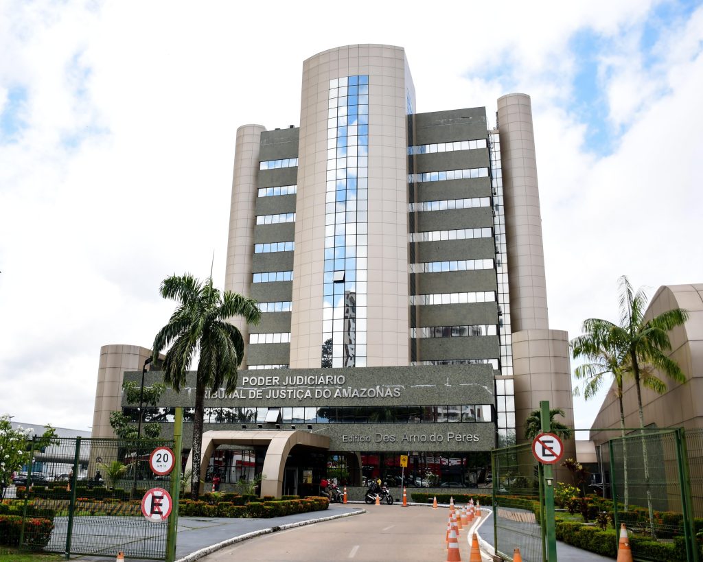 Tremor assusta servidores e provoca evacuação do TJAM em Manaus