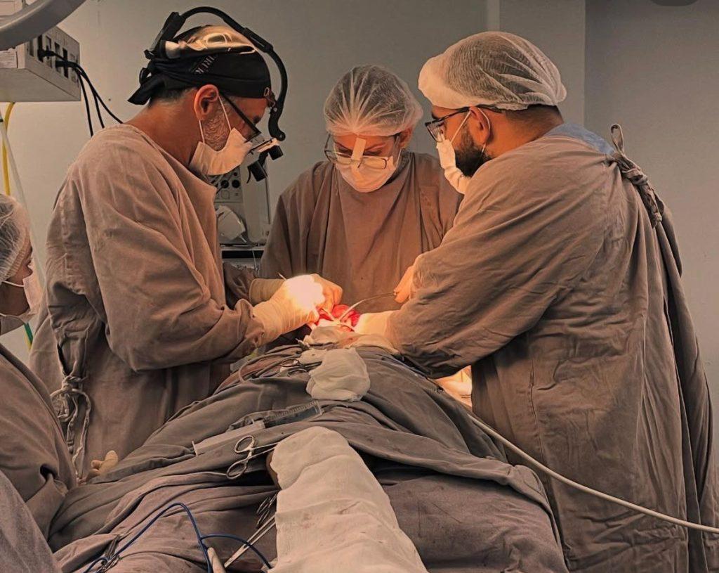 Hospital de Manaus realiza procedimento inédito e remove tumor de 2 kg da mandíbula de paciente