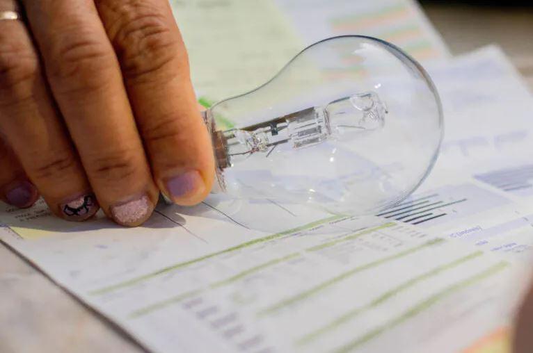 Nova tarifa social da conta de luz começa a valer neste sábado