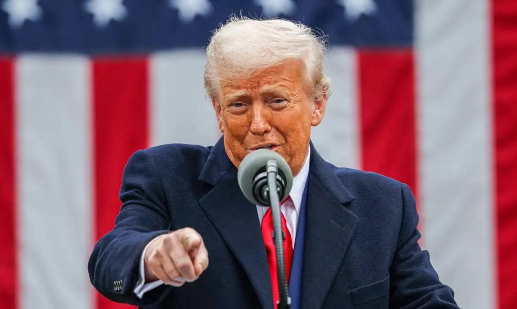 Trump ameaça países que se alinhem ao Brics com tarifa de 10%