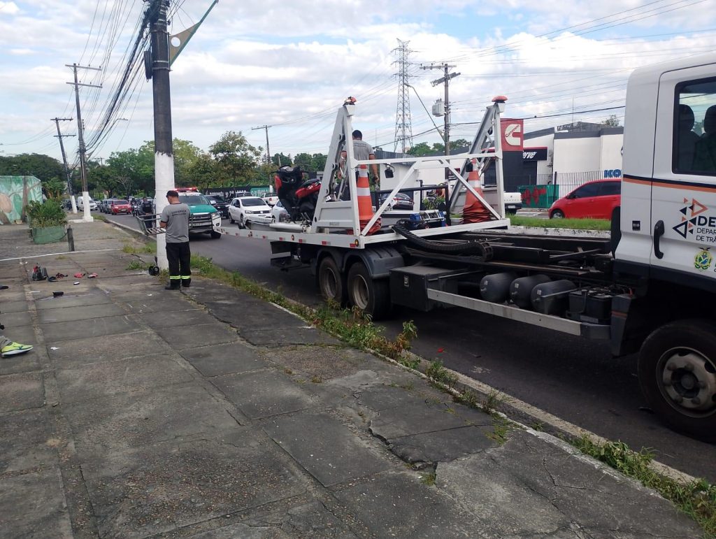 Motociclista sofre acidente na avenida Efigênio Salles e morre no local