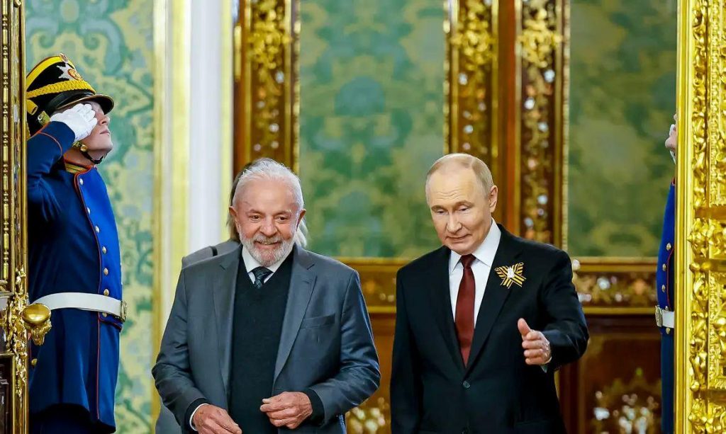 Lula e Putin discutem paz e cooperação bilateral em ligação