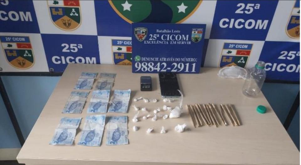 Adolescente de 17 anos é apreendido em flagrante vendendo drogas no Tancredo Neves