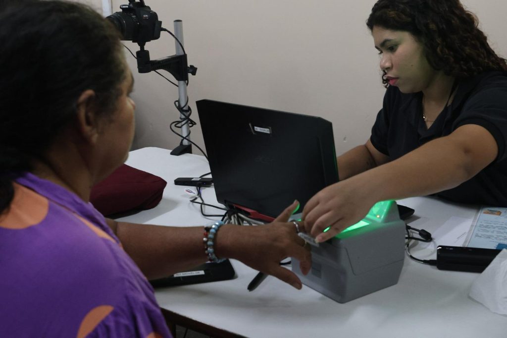 Moradores do Coroado recebem atendimentos gratuitos em nova edição do Governo Presente