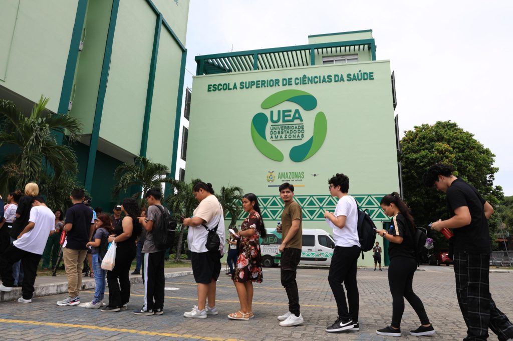 UEA tem recorde de inscritos nos processos seletivos do Vestibular e SIS 2025