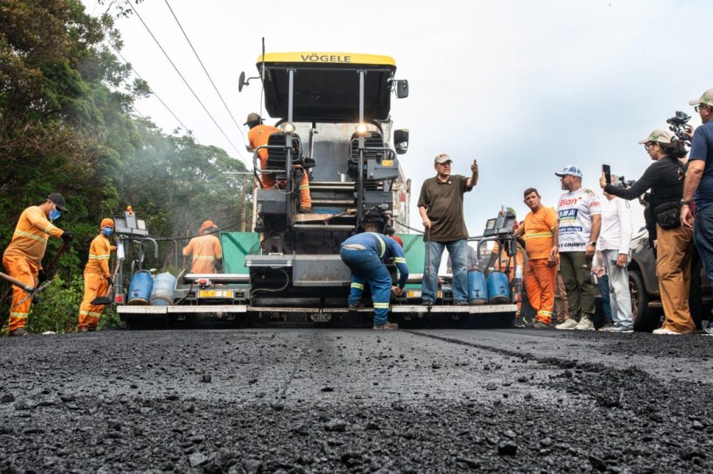 Senadores fiscalizam obras da BR-319 e avanço de pontes no Careiro da Várzea