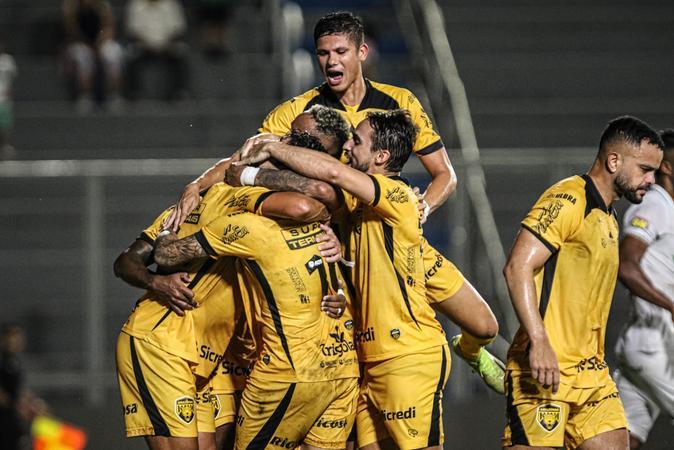 Amazonas e Volta Redonda se enfrentam em ‘jogo dos desesperados’