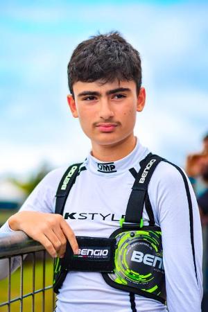 Amazonense pilota F4 e sonha em chegar à Fórmula 1