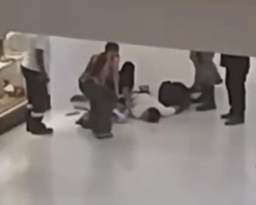 Homem é baleado dentro de shopping na zona Oeste de Manaus