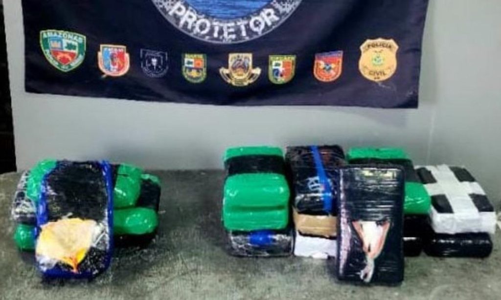 Tripulante de ferry boat é preso com 18 tabletes de cocaína no interior do AM
