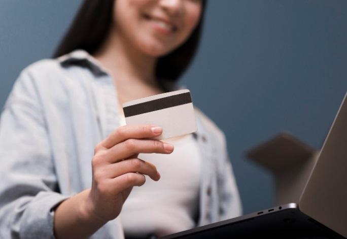 Cartão pré-pago empresarial transforma reembolsos em processos digitais instantâneos