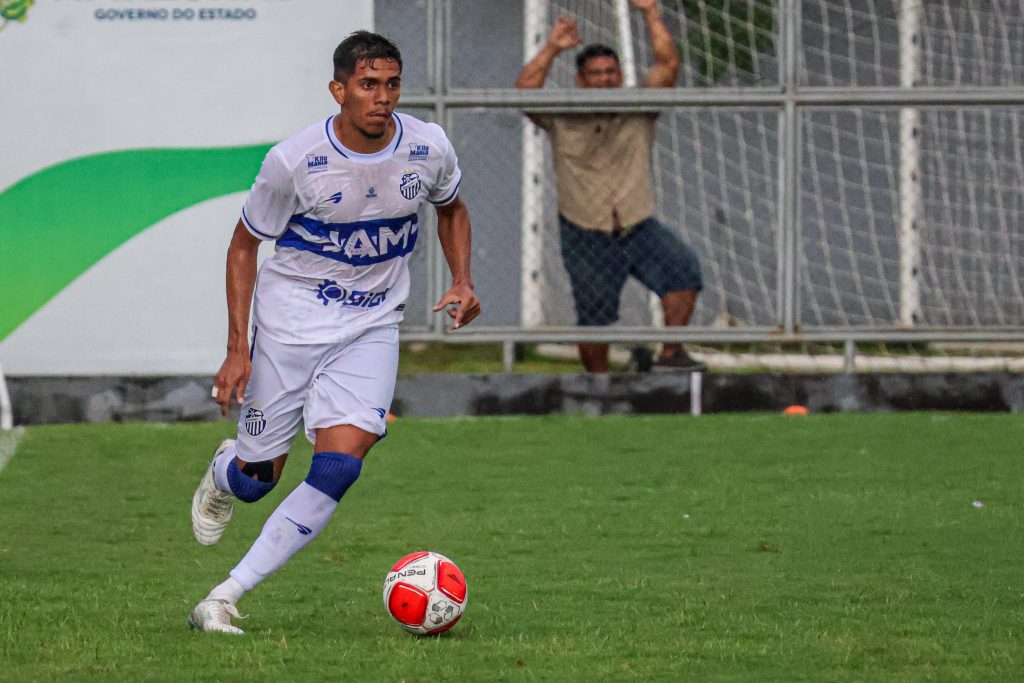 São Raimundo anuncia o zagueiro Eric