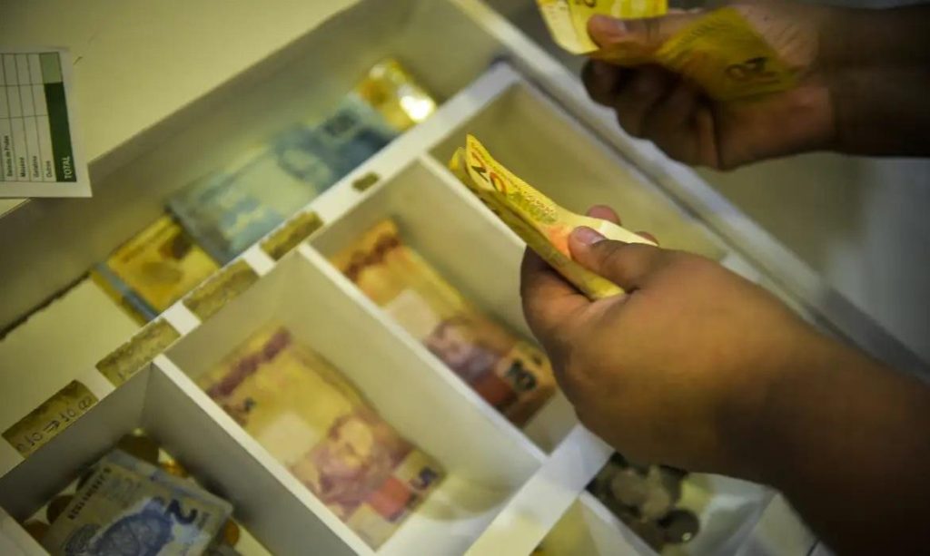 Segunda parcela do décimo terceiro deve ser depositada até a próxima sexta-feira (19)