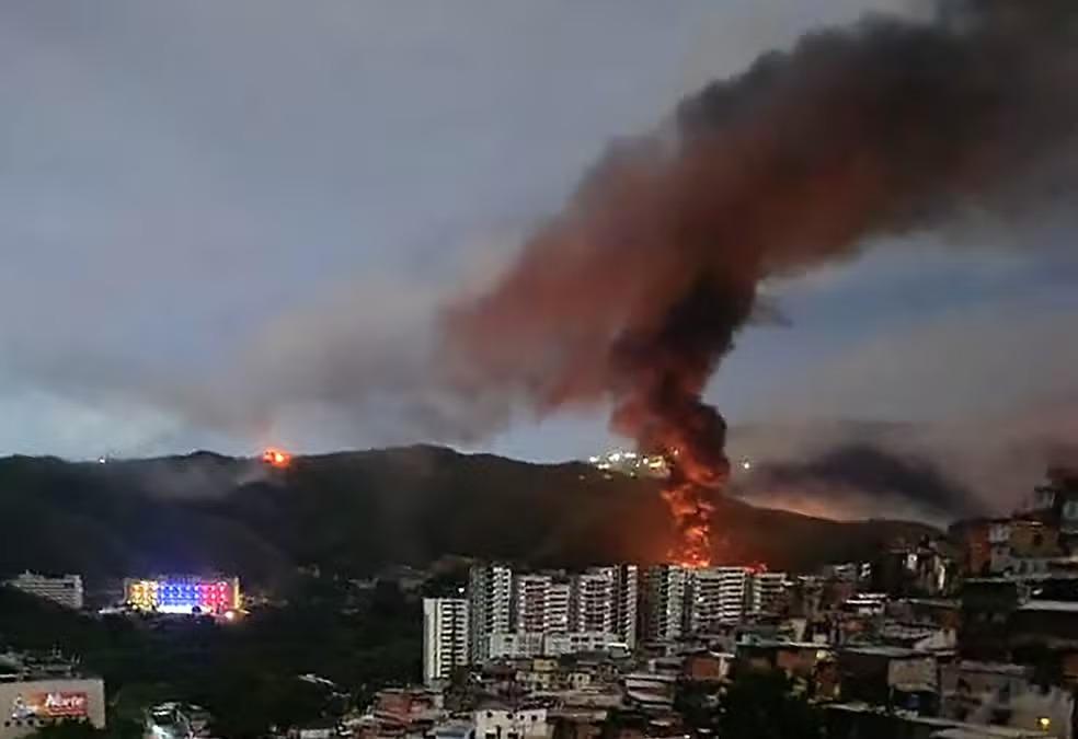 Neoliberalismo em crise e guerra mundial
