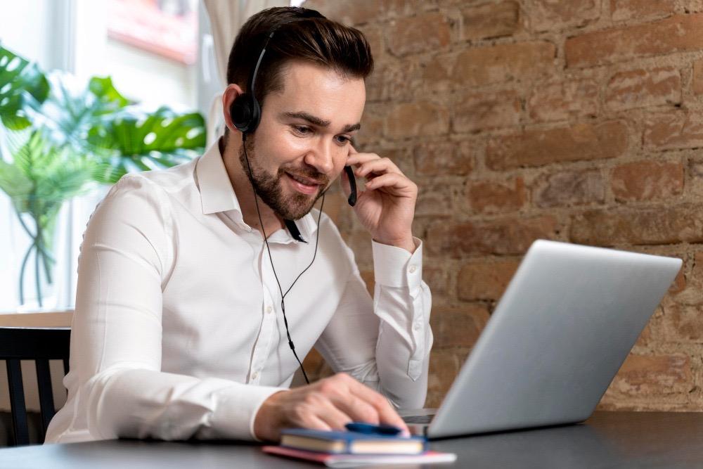 Especialista explica benefícios dos headsets para uso no trabalho ou em jogos online