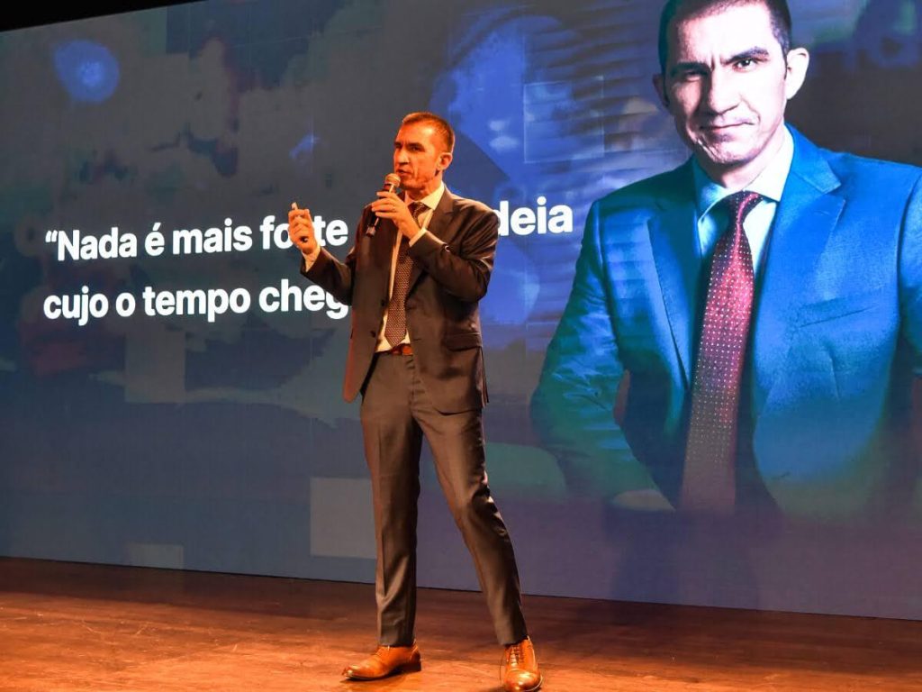 Da formação à prática: a trajetória de Elton Fernandes no Direito da Saúde