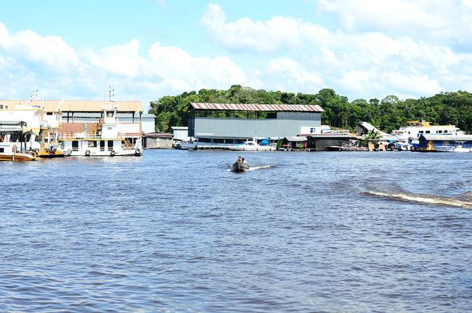 Rio Negro sobe 62 centímetros em uma semana e acelera processo de enchente em Manaus