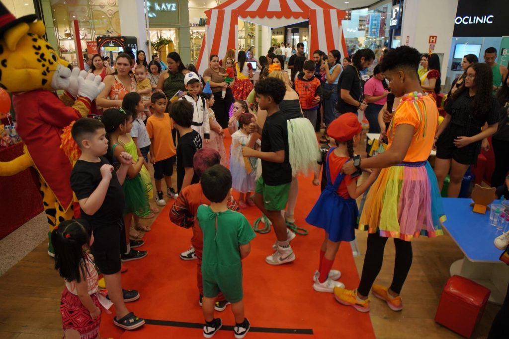 Bailinho de Carnaval agita Shopping; veja programação