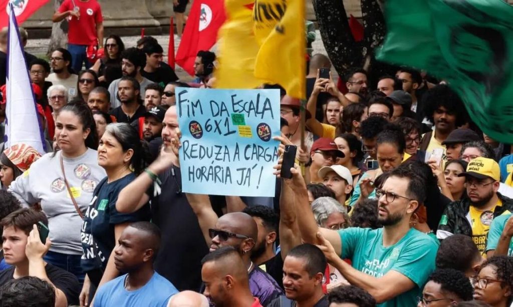Fim da escala 6×1 é prioridade do governo depois do Carnaval, diz líder do PT