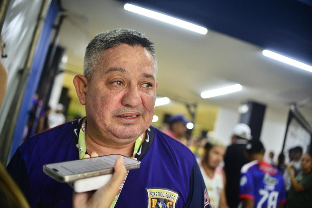 Técnico do Nike, Leandro Júnior chora ao conquistar título do Peladão Master 2025