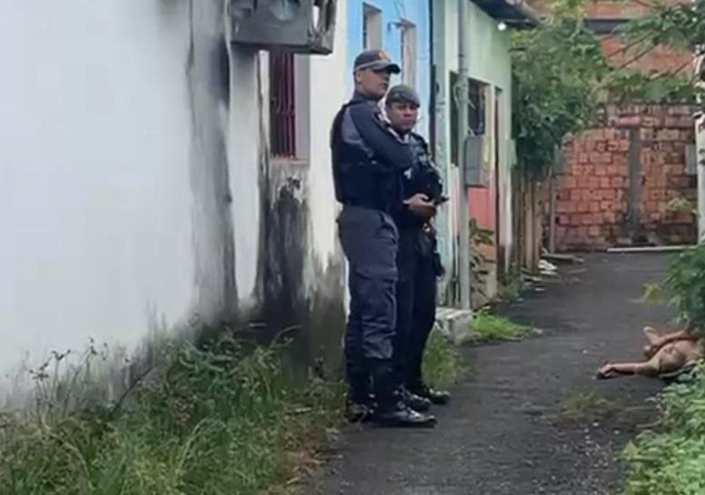 Homem em situação de rua é encontrado morto com marcas de espancamento no Coroado 2