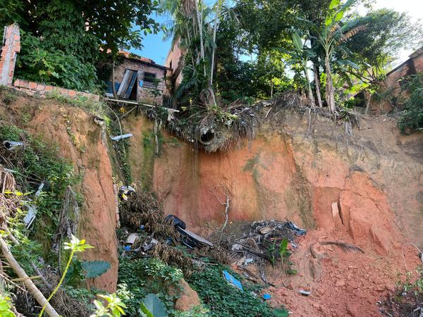 Chuvas ampliam  risco de desbarrancamento nas periferias de Manaus