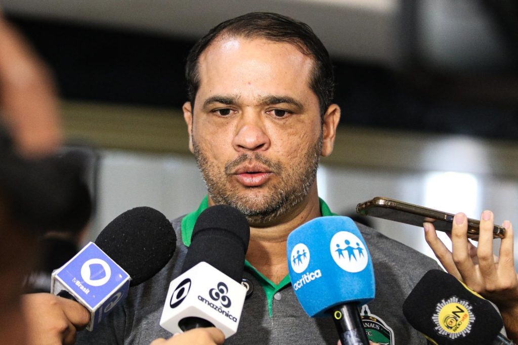 Dico Woolley anuncia chegada de reforços para a Série D
