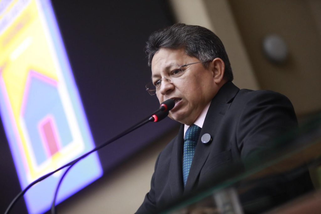 PT prega rito, mas Sinésio já fez escolha