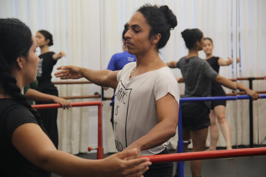 Programação gratuita une dança e empreendedorismo com exposições, debates e apresentações em Manaus