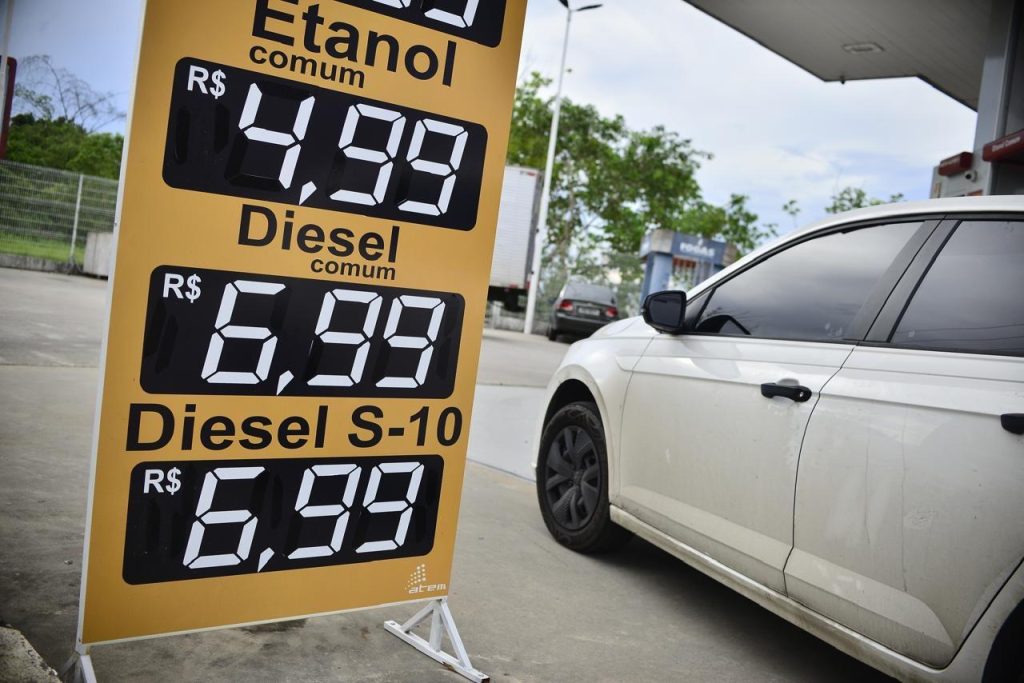 Preço do diesel cai para R$ 6,99 em Manaus