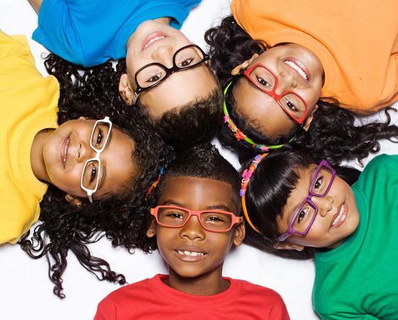 Miopia infantil avança impulsionada por rotina hiperconectada