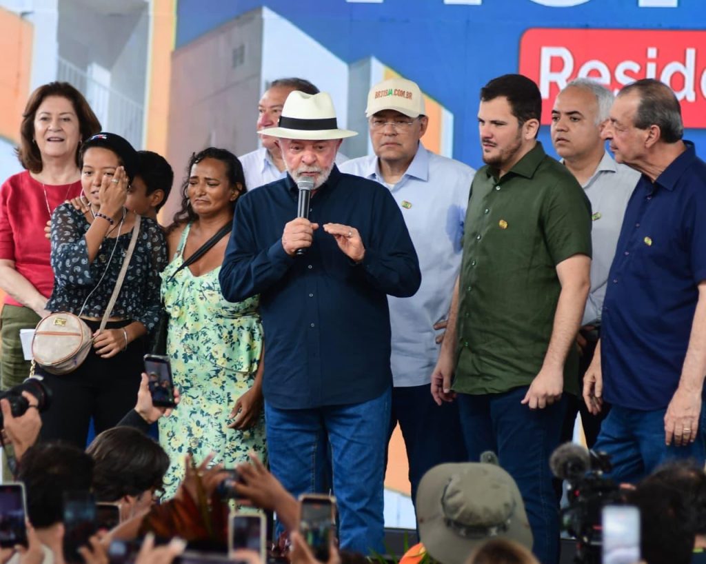 Oportunidade para cobrar compromissos