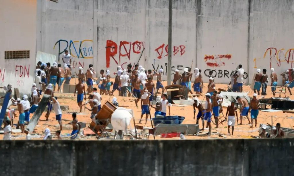 Classificar PCC e CV como terroristas não ajuda o Brasil, diz promotor